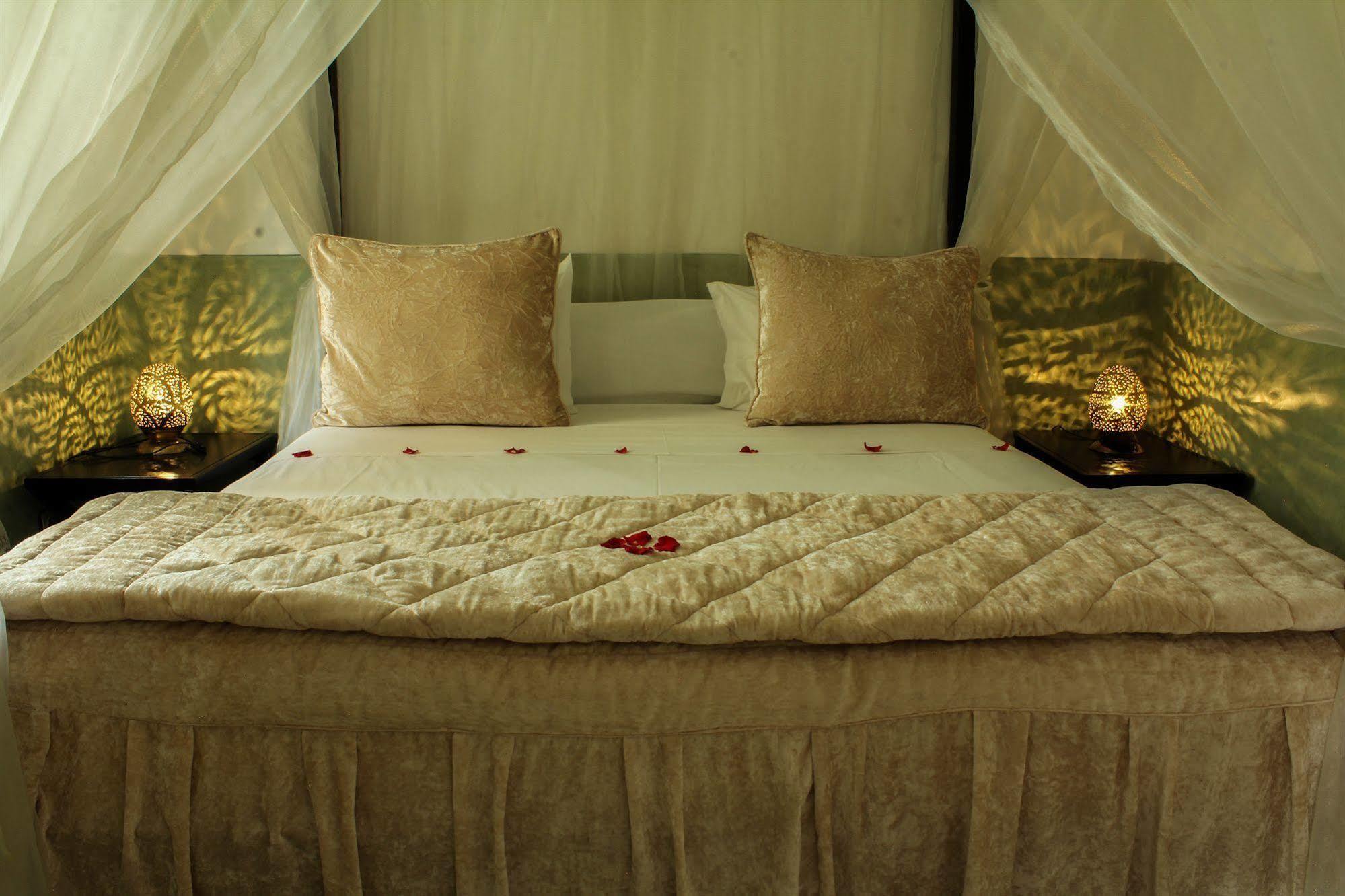 Le Pavillon Oriental Hotel Marrakesh Bagian luar foto